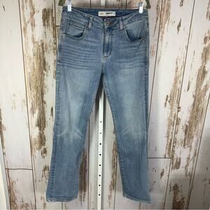 Lee Men's Straight Jeans - Light Blue. Size 31x32. In excellent condition!
